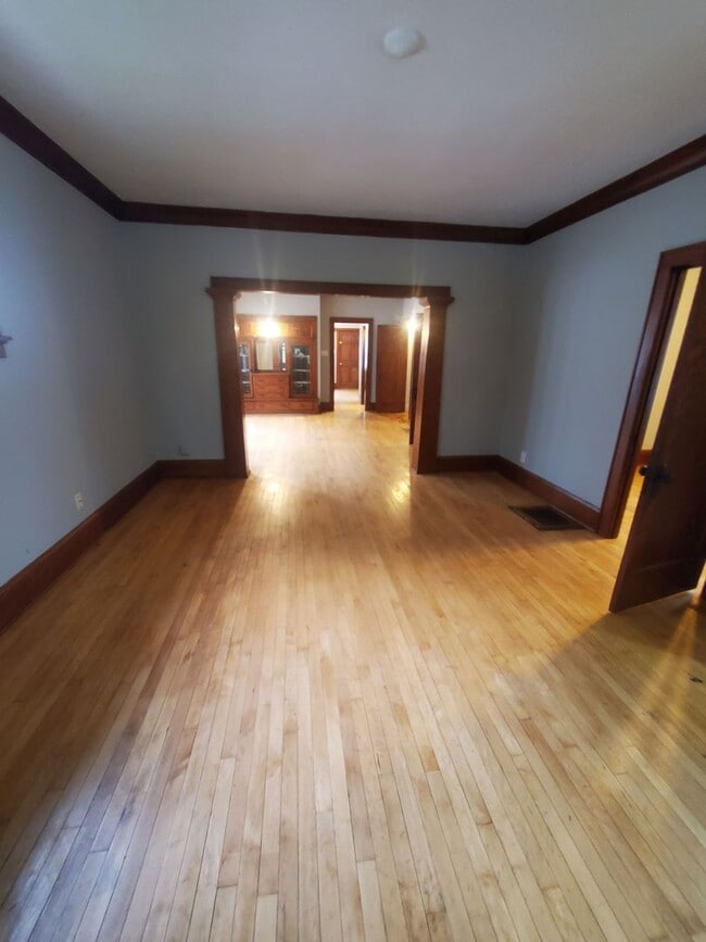 2463 N Bartlett Ave in Milwaukee, WI - Building Photo - Building Photo