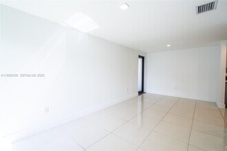 1971 Bay Dr in Miami Beach, FL - Building Photo - Building Photo