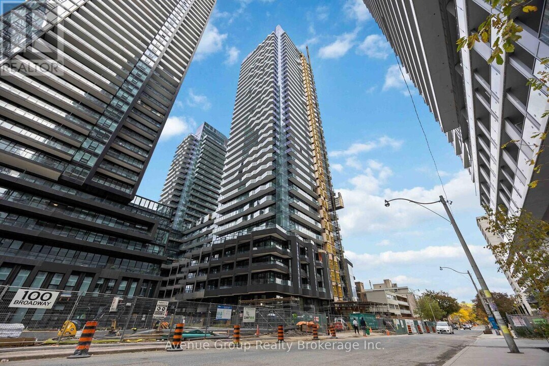 110 Broadway Ave in Toronto, ON - Building Photo