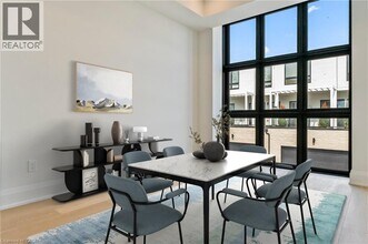 138 East St in Oakville, ON - Building Photo - Building Photo