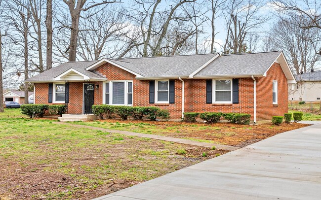 2522 Timberwood Dr in Clarksville, TN - Building Photo - Building Photo