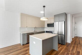 873 Communipaw Ave in Jersey City, NJ - Building Photo - Building Photo