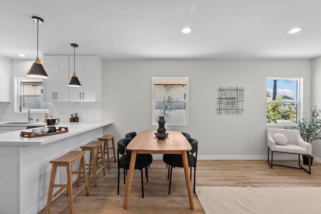 1745 W 39th St in Los Angeles, CA - Foto de edificio - Building Photo