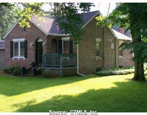 102 Kent Rd in Kent, CT - Building Photo