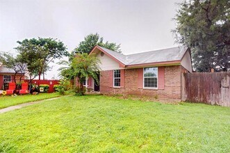 1102 High Mesa Dr in Garland, TX - Building Photo - Building Photo