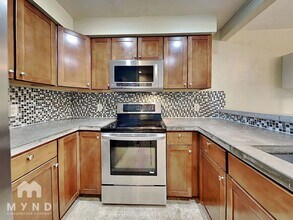 2002 S Helena St in Aurora, CO - Foto de edificio - Building Photo