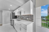 11111 Biscayne Blvd in North Miami Beach, FL - Building Photo - Building Photo