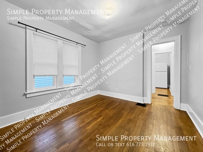 737 Fulton St E in Grand Rapids, MI - Building Photo - Building Photo