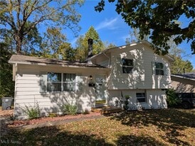 1494 Hilton Dr in Akron, OH - Building Photo