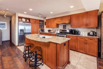 21771 Ocean Vista Dr in Laguna Beach, CA - Foto de edificio - Building Photo