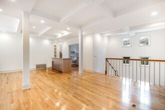 2216 19th Ave E in Seattle, WA - Building Photo - Building Photo