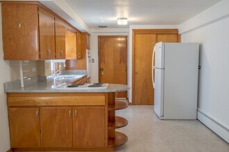 5520 S Pulaski Rd, Unit G in Chicago, IL - Building Photo - Building Photo