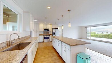 366 Poipu Dr in Honolulu, HI - Building Photo - Building Photo