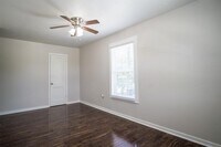 2516 Anita St photo'