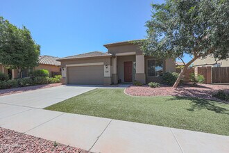 11863 W Alvarado Rd in Avondale, AZ - Building Photo - Building Photo