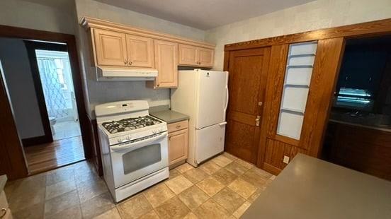 6 Narragansett St in Boston, MA - Building Photo