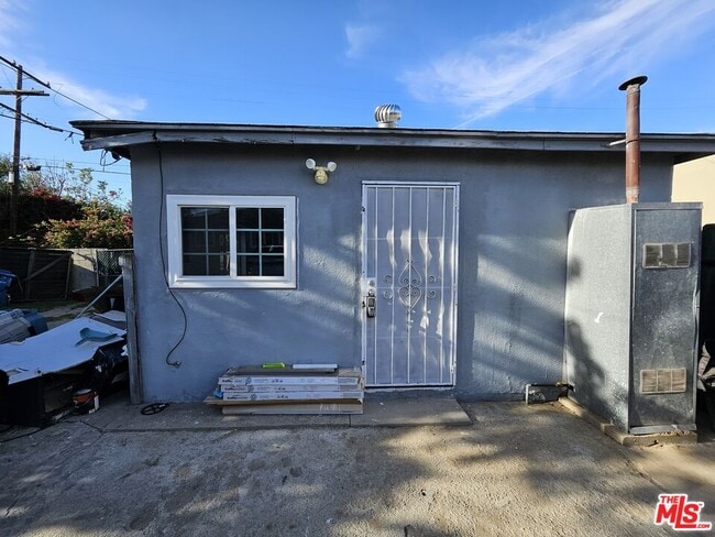 19759 Roscoe Blvd in Los Angeles, CA - Building Photo - Building Photo