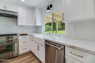 6823 Castle Peak Dr in Los Angeles, CA - Building Photo - Building Photo