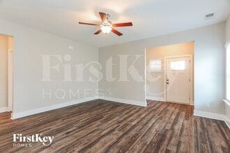 1380 Woodridge Pl in Gardendale, AL - Foto de edificio - Building Photo