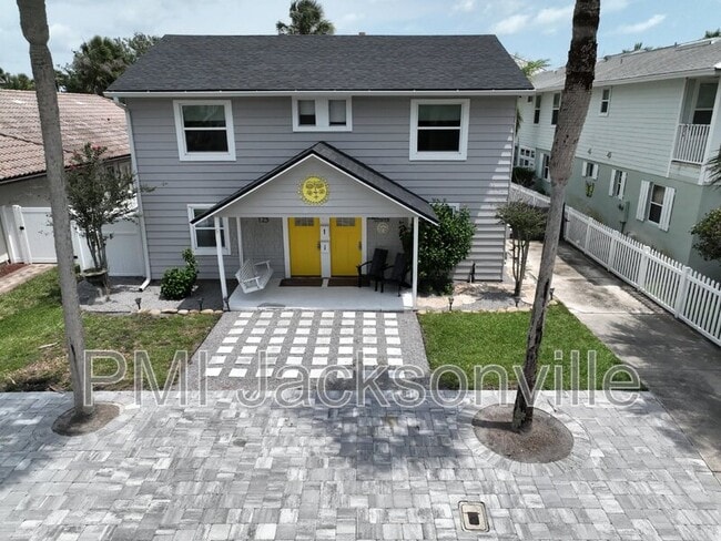 property at 125 37th Ave S