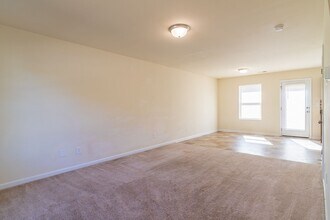 304 Irish Ct in Phenix City, AL - Building Photo - Building Photo