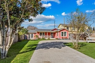 5522 Avenue O 1/2 in Galveston, TX - Building Photo