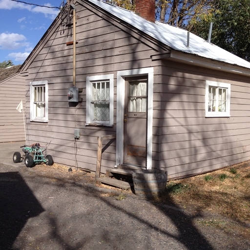 2121 NE 3rd St in Prineville, OR - Building Photo - Building Photo