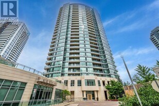 18 Holmes Ave in Toronto, ON - Building Photo