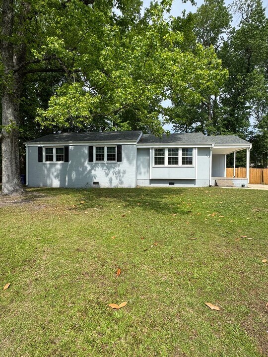 723 Barn St in Jacksonville, NC - Building Photo