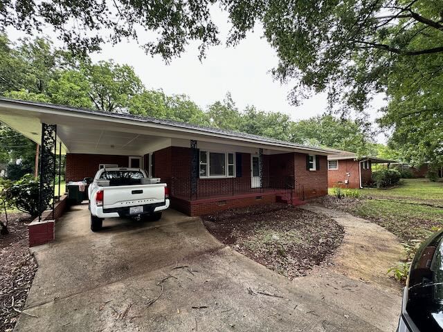 property at 211 W Horah St
