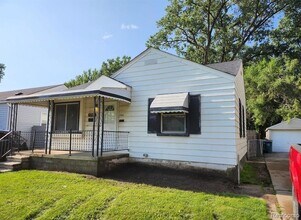 1761 E Milton Ave in Hazel Park, MI - Building Photo - Building Photo