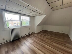4703 Maripoe St, Unit #3 in Pittsburgh, PA - Building Photo - Building Photo