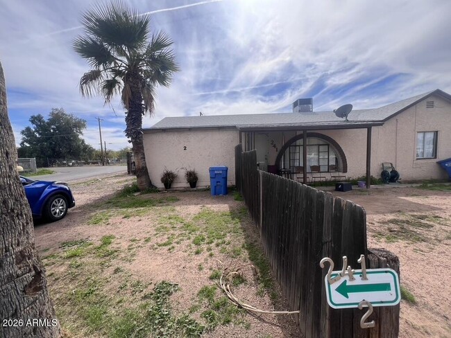 241 E Elwood St in Phoenix, AZ - Building Photo - Building Photo