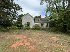 715 E McCarty St in Sandersville, GA - Building Photo - Building Photo