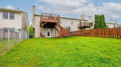 12 Parkshores Dr in Bloomington, IL - Building Photo - Building Photo
