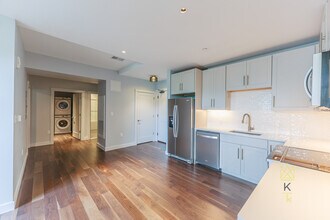 136 Babcock St in Brookline, MA - Building Photo - Building Photo