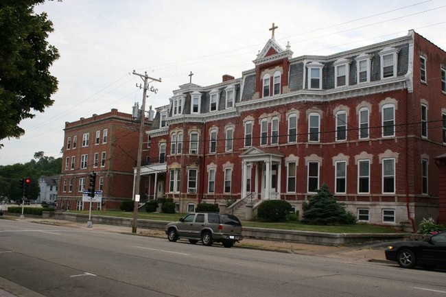 The Angels Place in Dubuque, IA - Building Photo - Building Photo