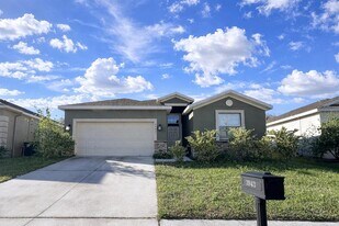 3943 Cortland Dr in Davenport, FL - Building Photo