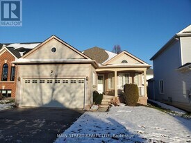 5 Brecken Dr in Georgina, ON - Building Photo