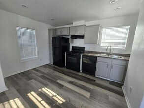 2537 Las Vegas Blvd N in North Las Vegas, NV - Building Photo - Building Photo