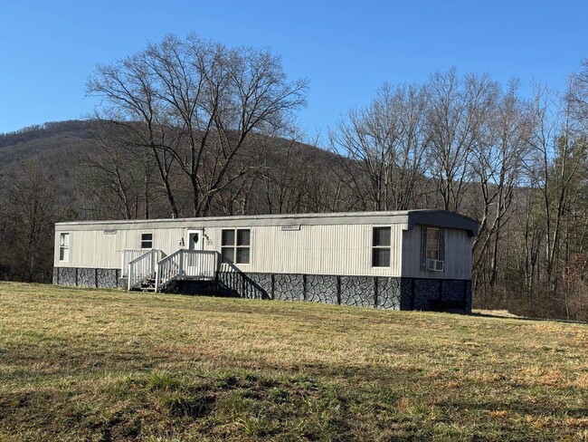 property at 20618 Simmons Gap Rd