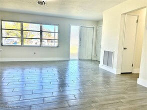 800 Willow Dr in Lehigh Acres, FL - Building Photo - Building Photo