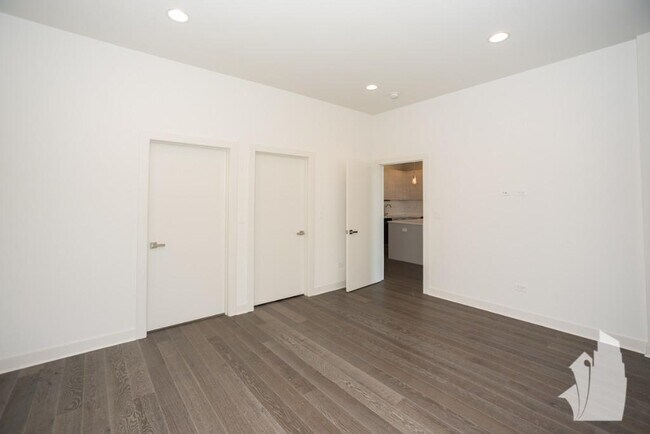 property at 858 N Franklin St