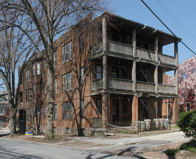 2201 N 3rd St in Harrisburg, PA - Foto de edificio - Building Photo