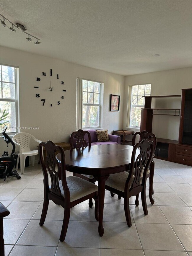 6634 W Sample Rd in Coral Springs, FL - Building Photo - Building Photo