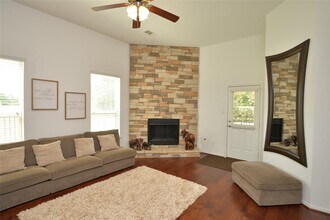18918 Cove Pointe Dr in Cypress, TX - Building Photo - Building Photo
