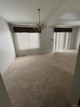 37407 Charter Oaks Blvd in Clinton Township, MI - Building Photo - Building Photo