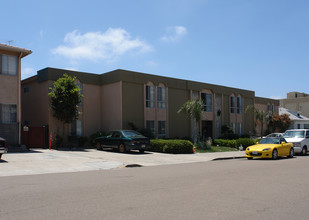 1037 Essex St in San Diego, CA - Building Photo - Building Photo