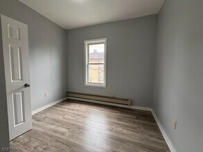 1401 Lincoln St in Linden, NJ - Building Photo - Building Photo