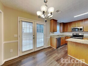 1230 Webb Farm Ln in Loganville, GA - Foto de edificio - Building Photo